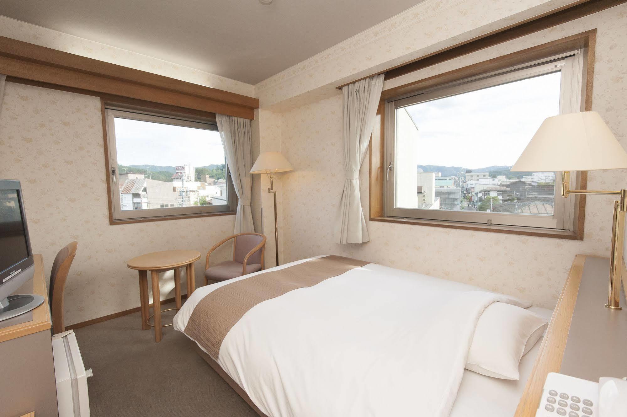 Takayama City Hotel Four Seasons Eksteriør billede
